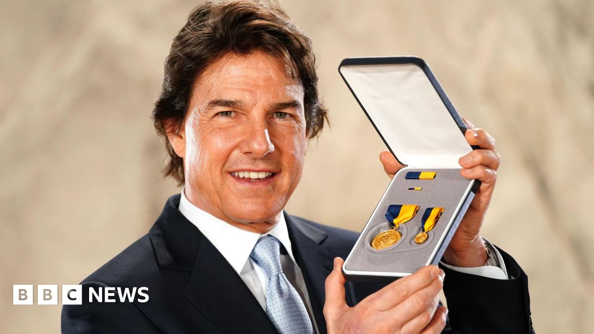 Hollywood Star Tom Cruise Awarded US Navy's Top Civilian Award