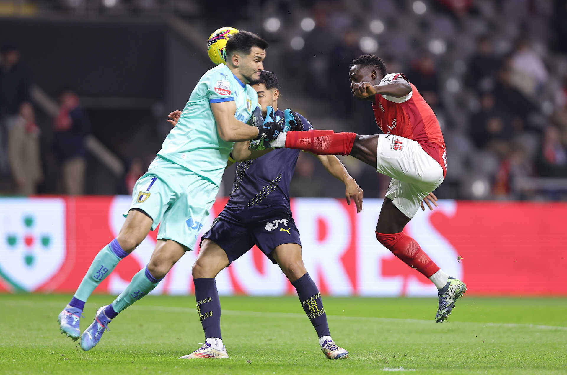 Zlobin Internado Com Lesão Renal Séria Depois De Acidente No Estádio Do Braga